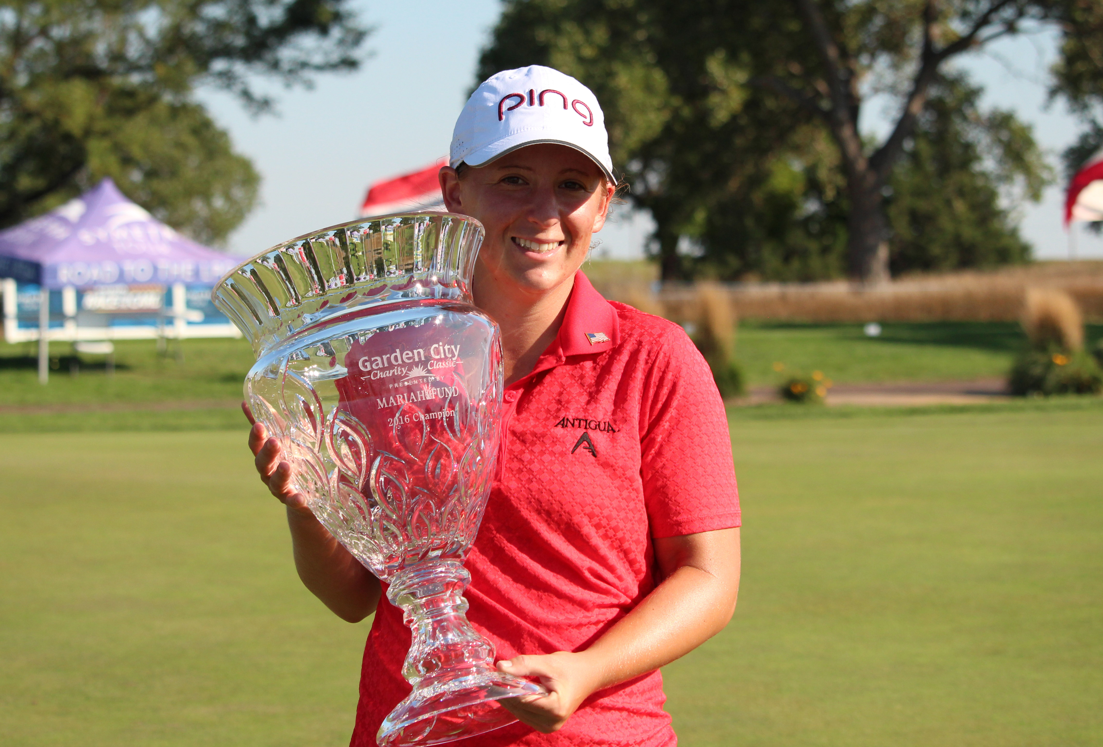 dana-finkelstein_trophy-shot