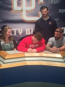 dylan-servis-dchs-signing