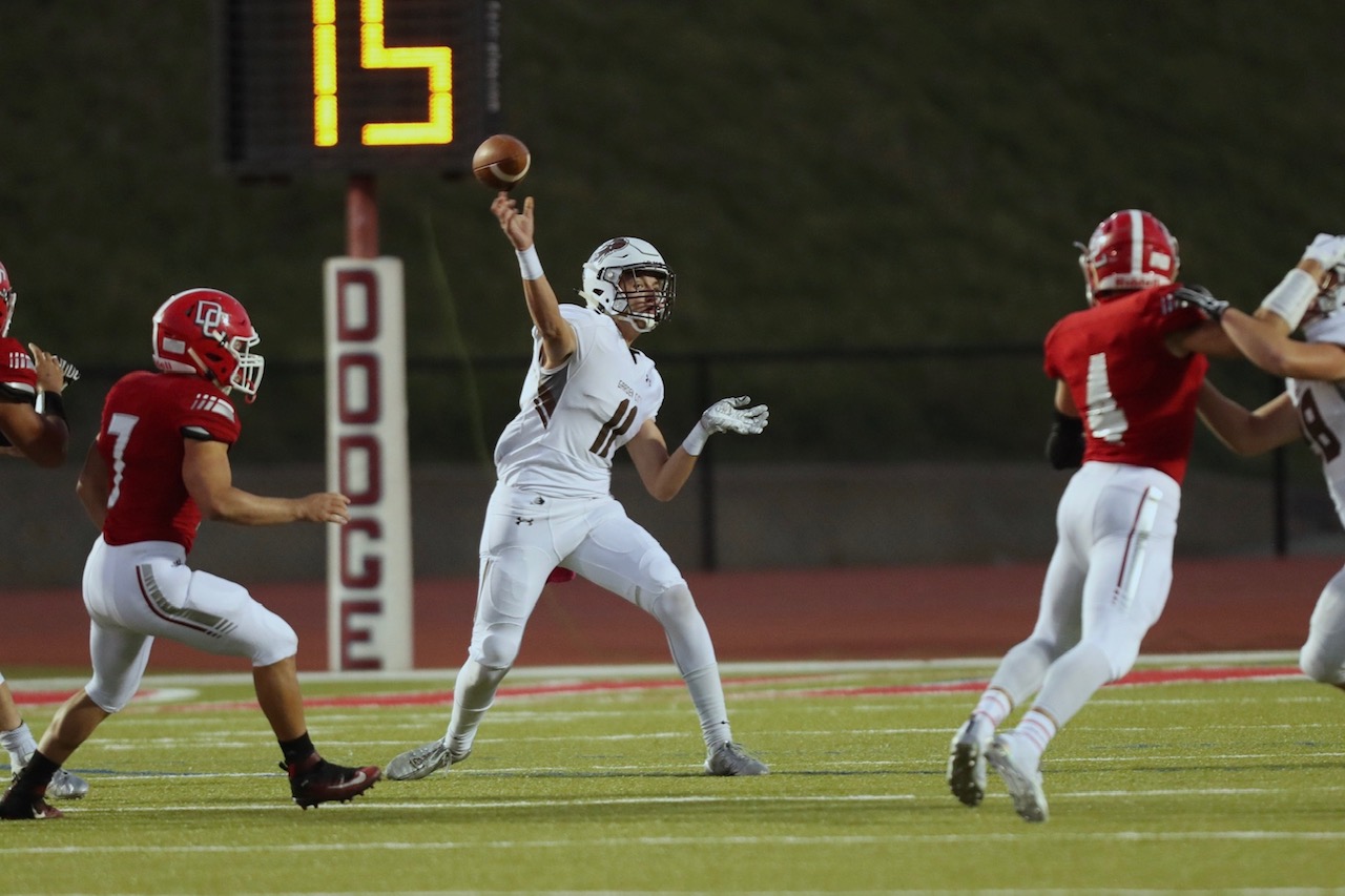 davis throwing vs. Dodge