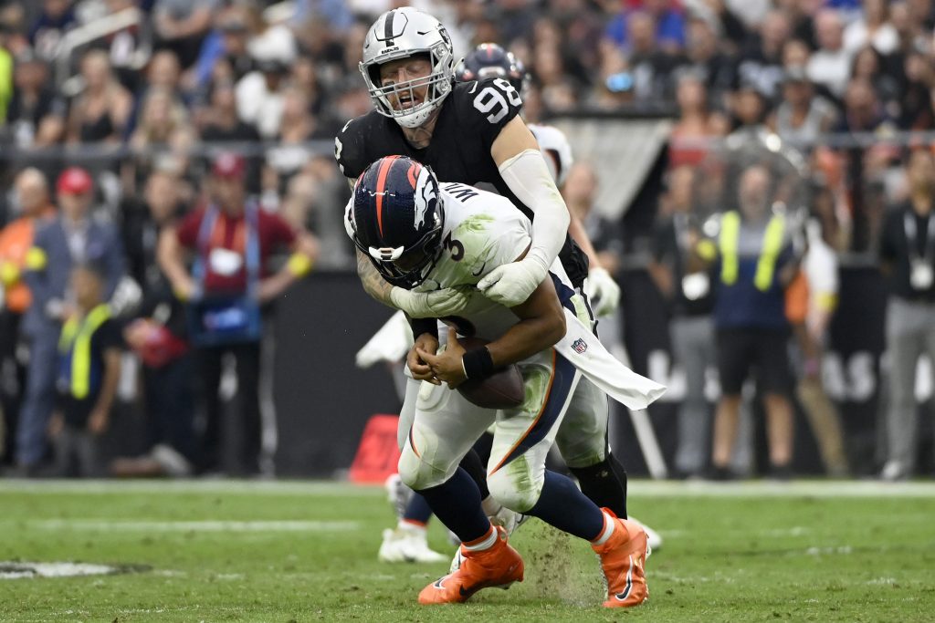 Broncos Raiders Football