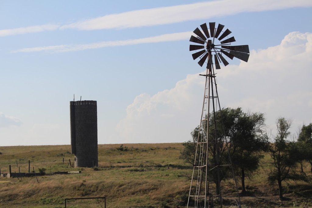 farm scene windmill av