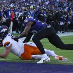 Jackson produces perfect passer rating, Henry scores 2 more TDs as Ravens rout Broncos 41-10